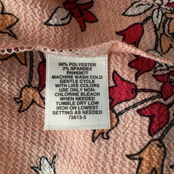 Liz Claiborne Petite M Pink Floral Top Ruffle Sleeve Blouse NWOT‎ - Picture 7 of 7